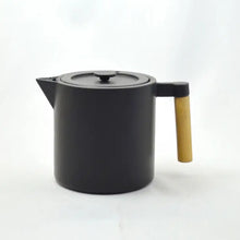 Load image into Gallery viewer, Chiisana 0.9l Cast Iron Teapot, Black
