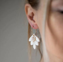 Load image into Gallery viewer, Dalia White Flower Earrings
