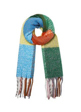 Load image into Gallery viewer, Multicolor winter scarf with fringes Green
