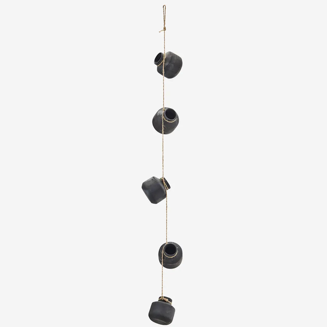 Hanging terracotta vases - black