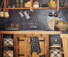 Load image into Gallery viewer, Round wooden serving dish with handle

