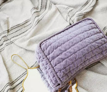 Load image into Gallery viewer, Quilted dusty lilac velvet washbag
