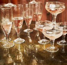 Load image into Gallery viewer, Champagne glass w/ cutting
