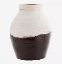 Load image into Gallery viewer, Earthenware vase
