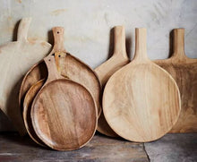 Load image into Gallery viewer, Round wooden serving dish with handle
